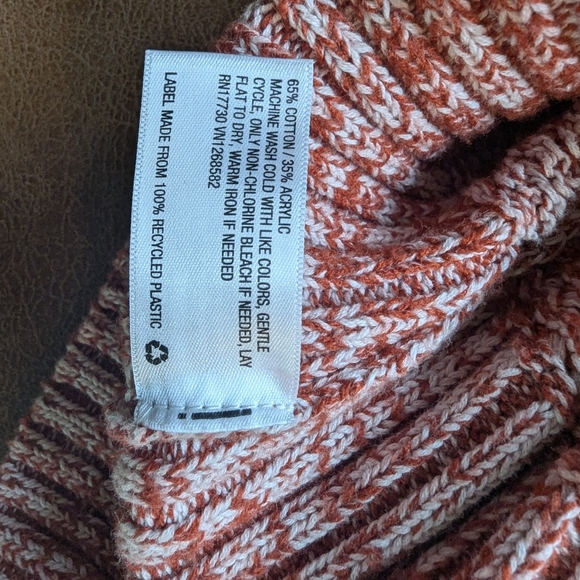 Universal Thread Sweater. Women's Size Small. - Picture 4 of 5